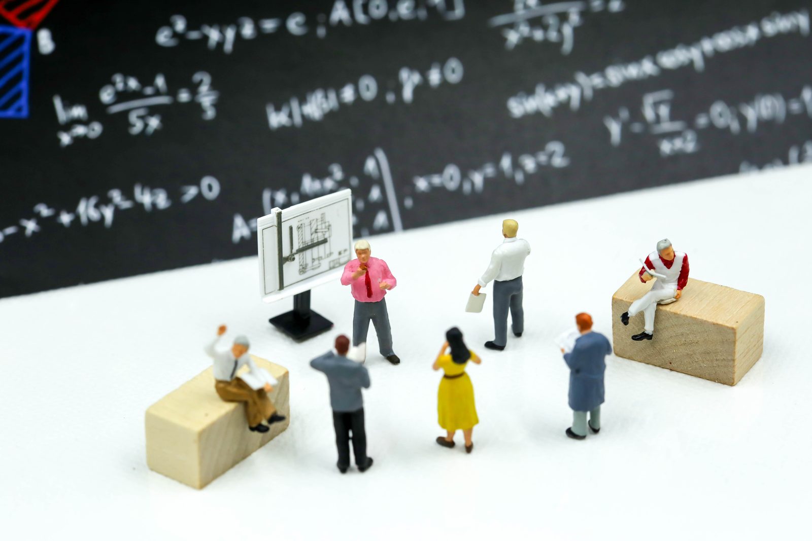 Miniatuurfiguren voor een schoolbord